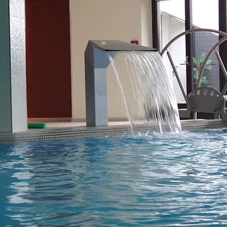 Maritim 31 Etage Traveblick 296 Mit Schwimmbad
